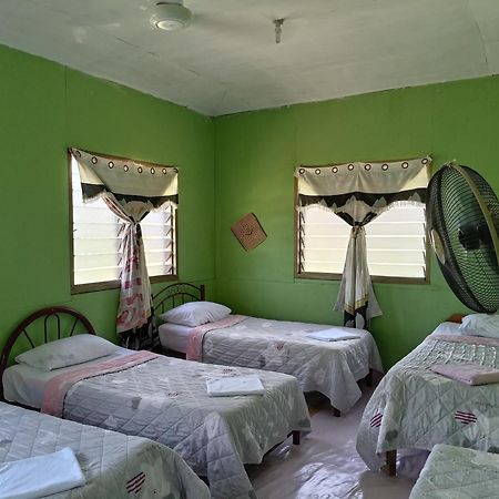 Mulu D Cave Homestay Eksteriør billede