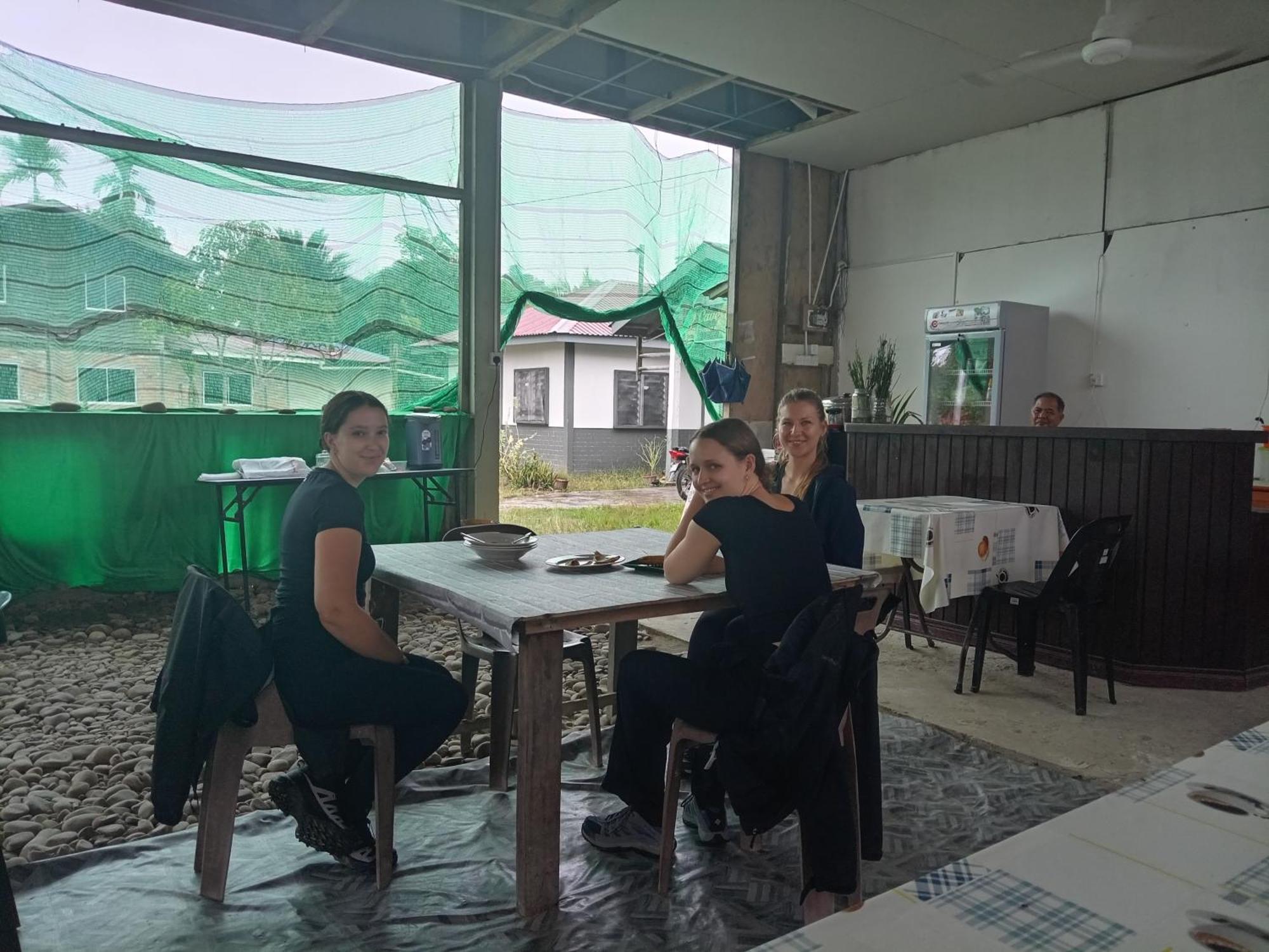 Mulu D Cave Homestay Eksteriør billede