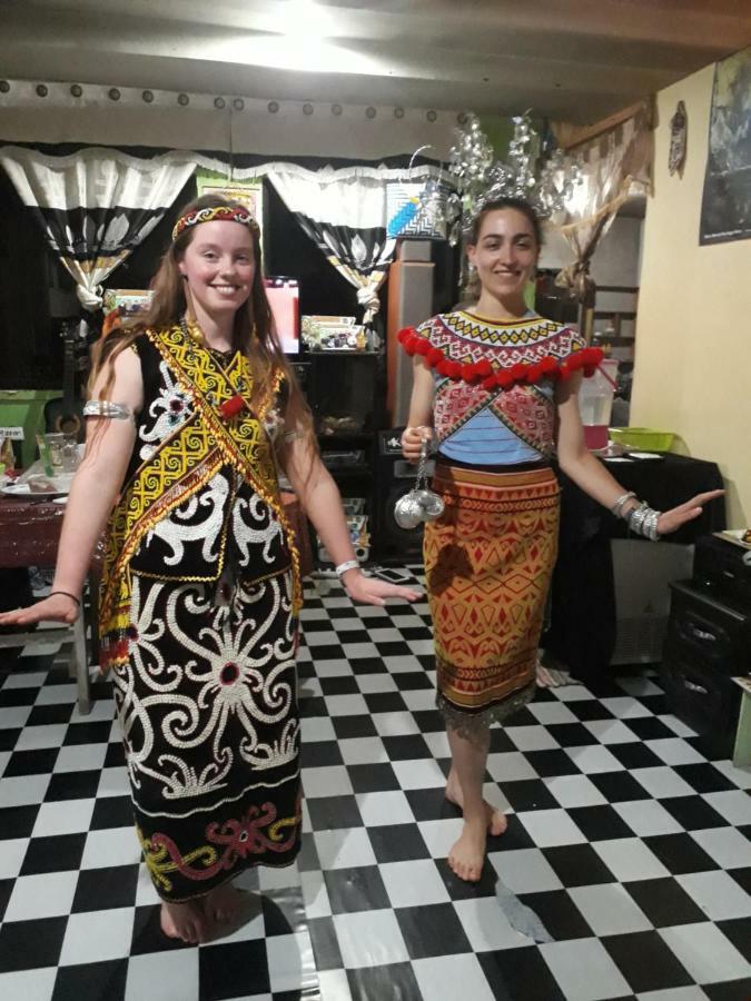 Mulu D Cave Homestay Eksteriør billede