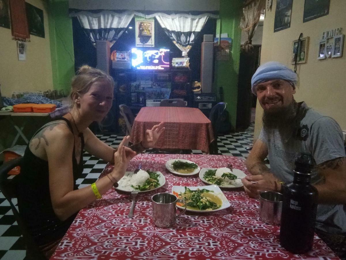 Mulu D Cave Homestay Eksteriør billede