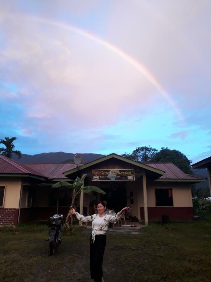 Mulu D Cave Homestay Eksteriør billede