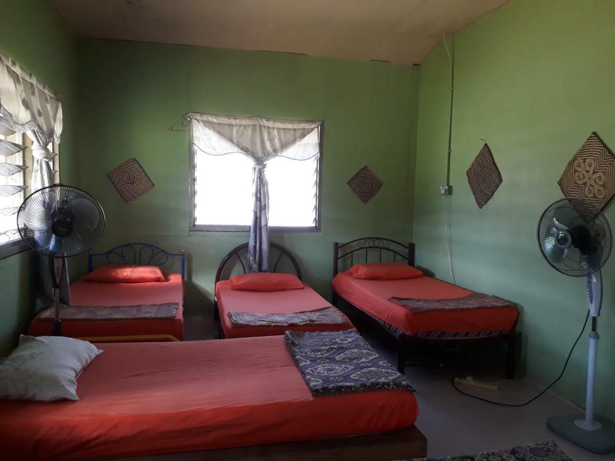 Mulu D Cave Homestay Eksteriør billede