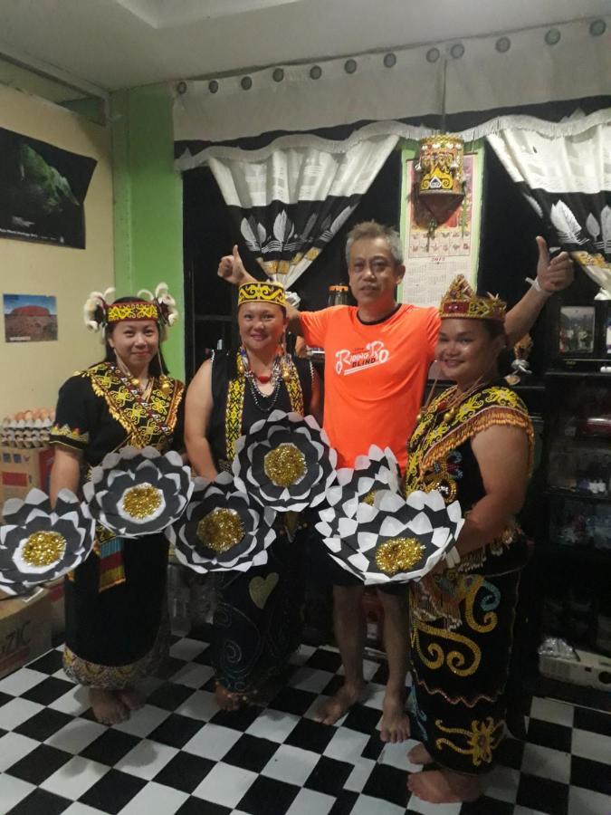 Mulu D Cave Homestay Eksteriør billede